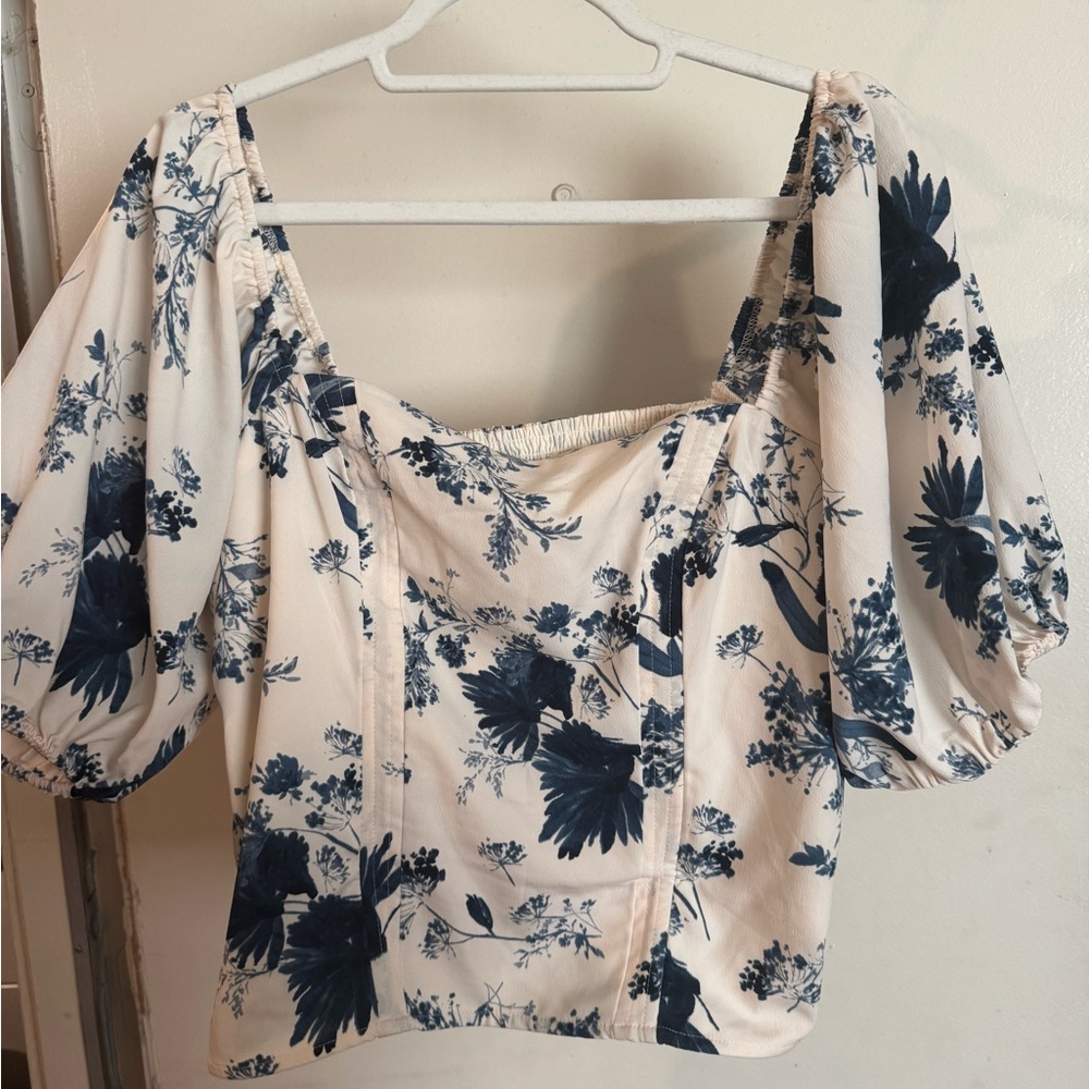 Abercrombie & Fitch Floral Puff Sleeve Top - Navy and Cream